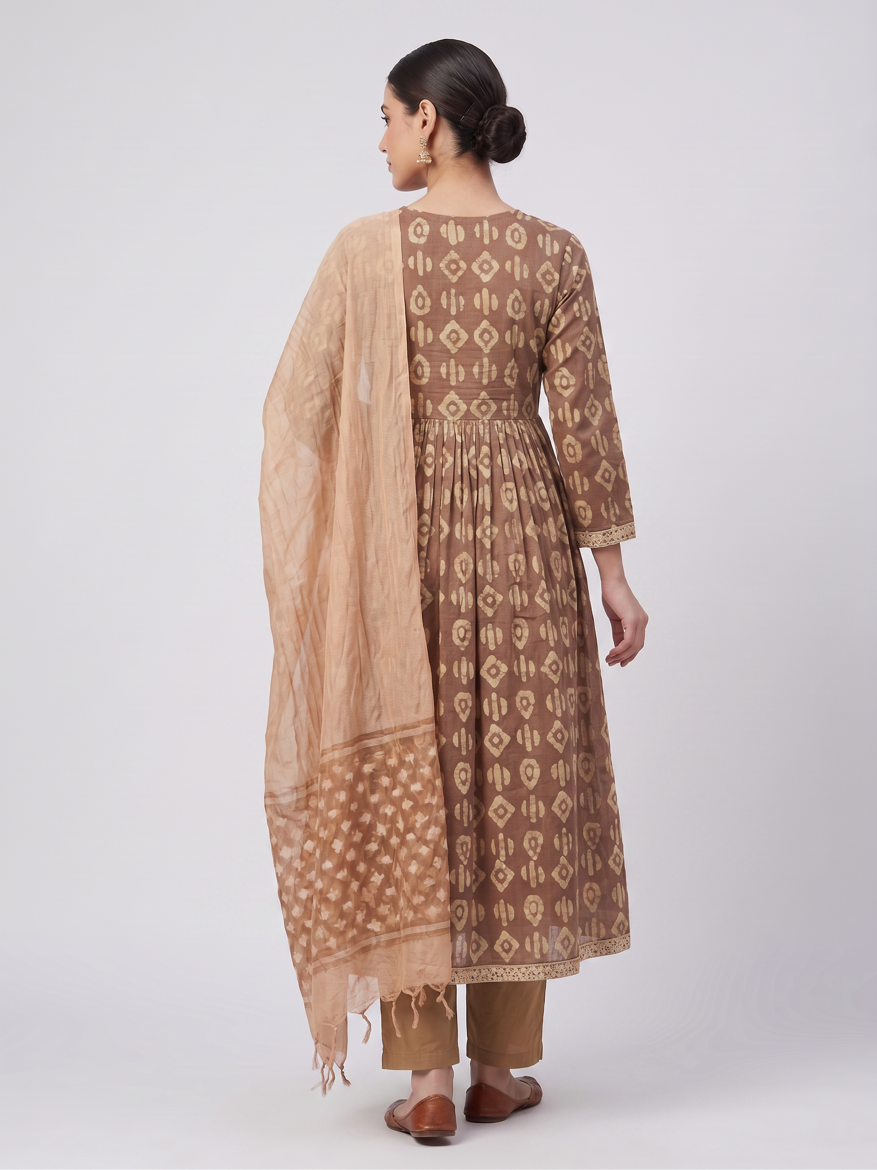 Printed Bhagalpuri Cotton Kurta Pant Dupatta Set for Women - Image 4