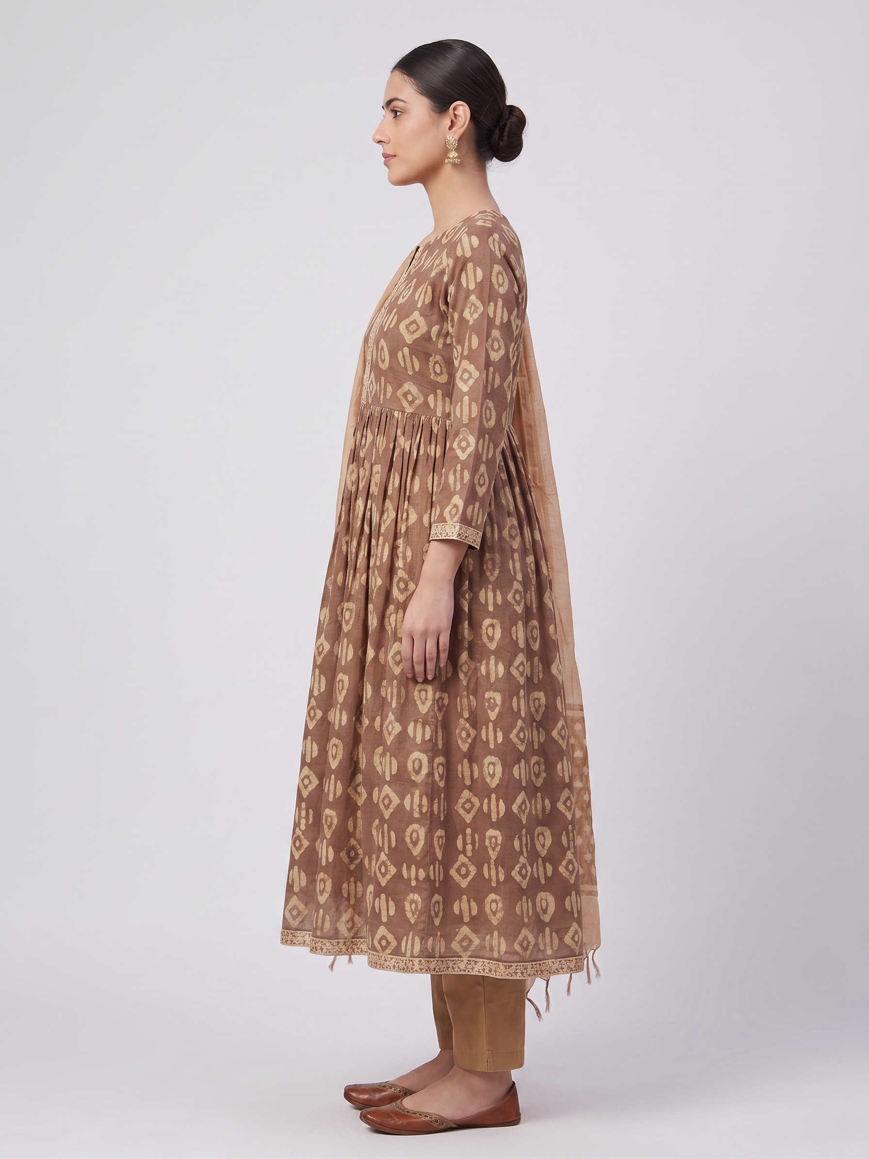Printed Bhagalpuri Cotton Kurta Pant Dupatta Set for Women - Image 3
